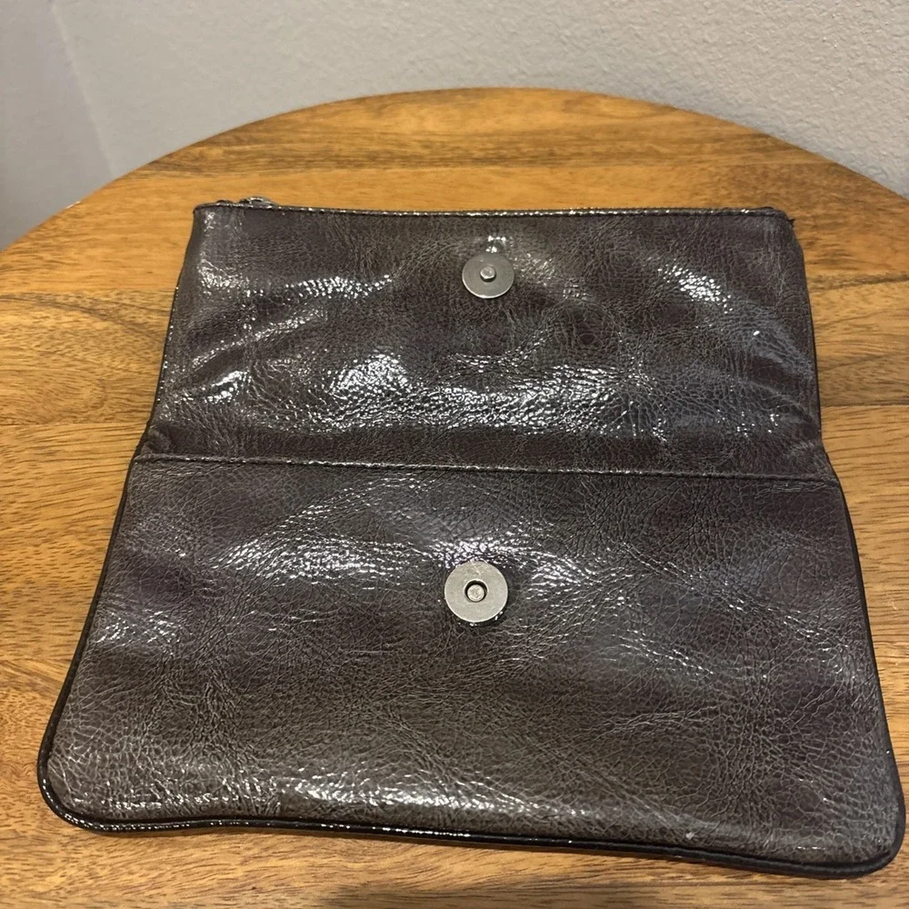 Simply Vera Wang Fold over Magnetic Handbag/Clutch/Wallet~Gunmetal‎ Gray~EUC